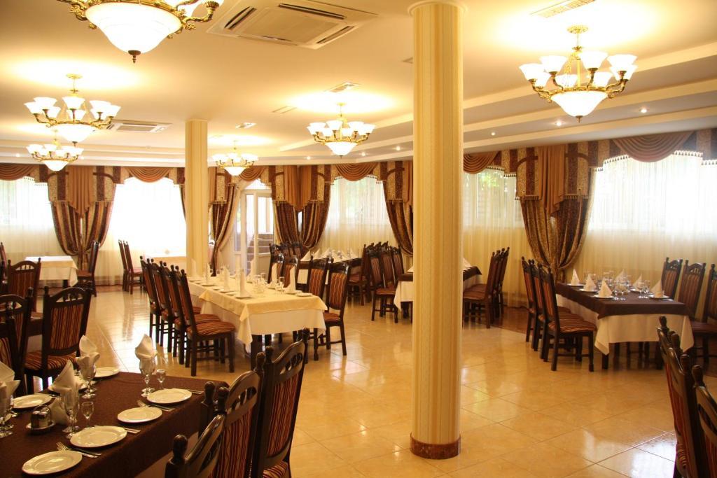 Europe Hotel อุชโฮรอด ภายนอก รูปภาพ