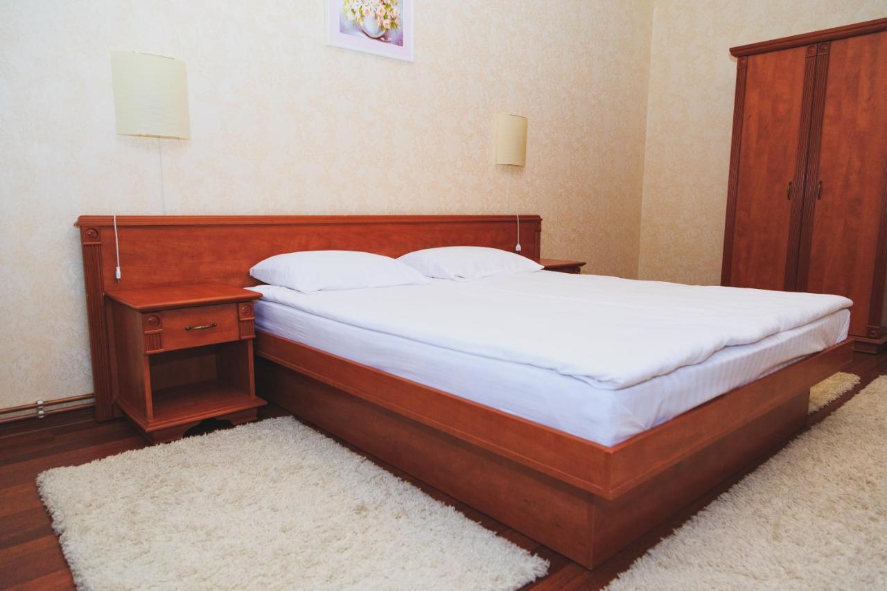 Europe Hotel อุชโฮรอด ภายนอก รูปภาพ